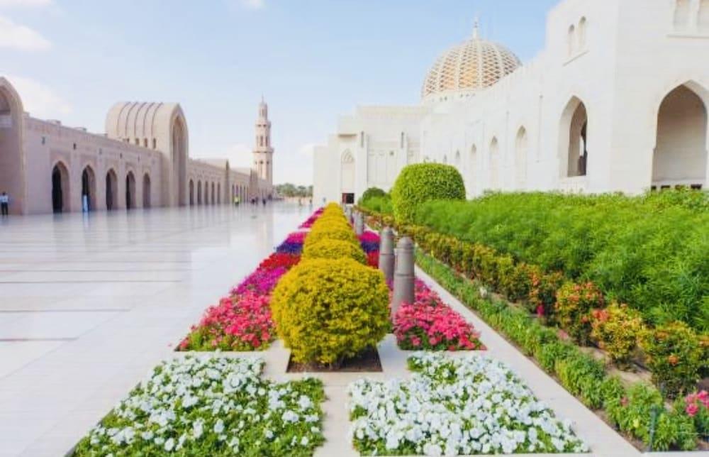 Farah Hotel Apartment Muscat Exteriör bild